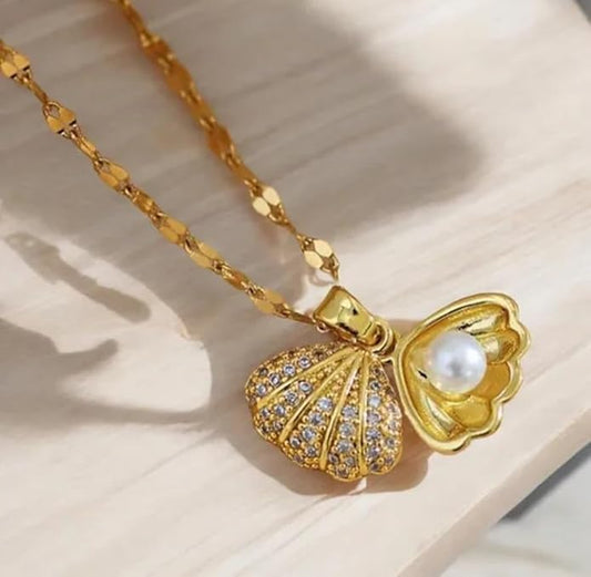 Gold Plated Shell Pearl Pendant Necklace For Women & Girls
