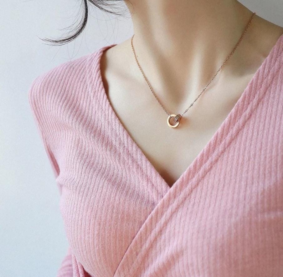 Rose Gold Plated Korean Style Interlocking Rings Pendant Necklace For Women