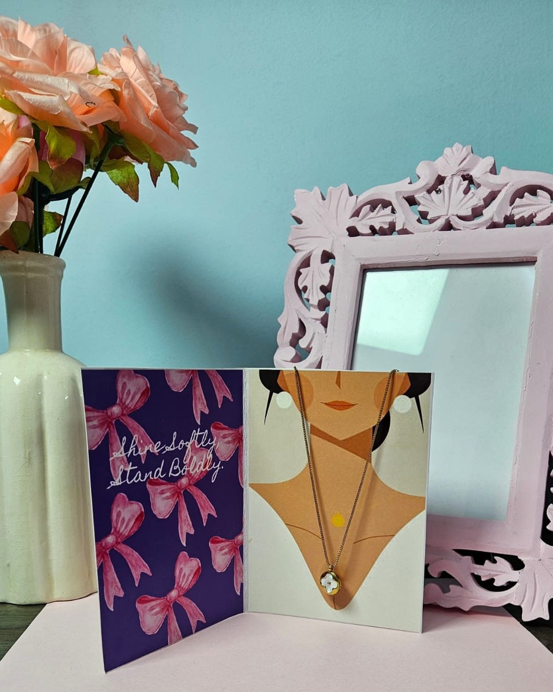 White Clover Pendant Necklace For Women With Stylish Gift Card